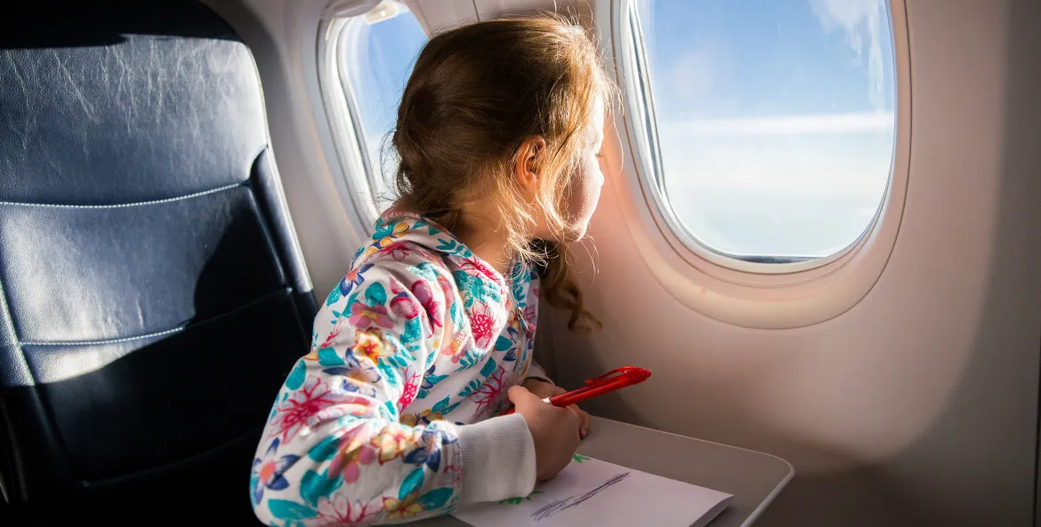 Quy định cho trẻ em trên chuyến bay STARLUX Airlines