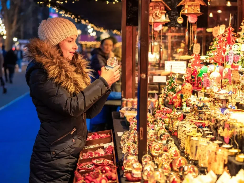 Chợ thủ công mỹ nghệ Winter Treasures