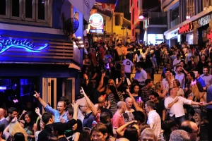 Lan Quế Phường chỗ ăn chơi sôi động nhất Châu Á