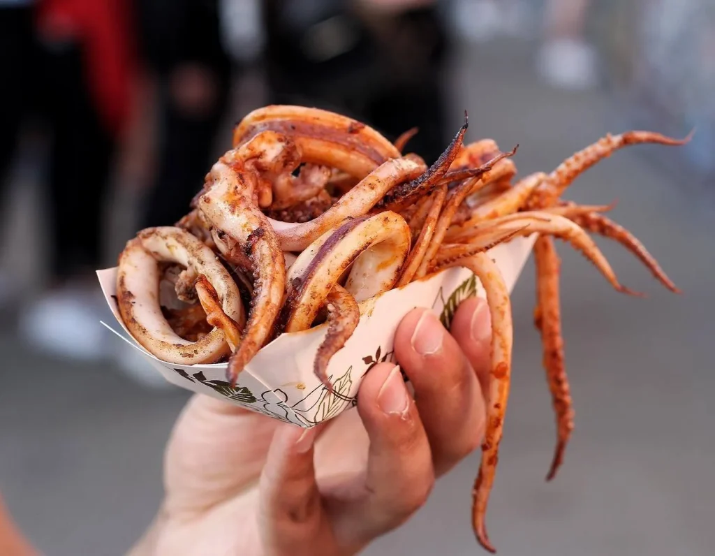 Món mực Squid Feast ở chợ đêm