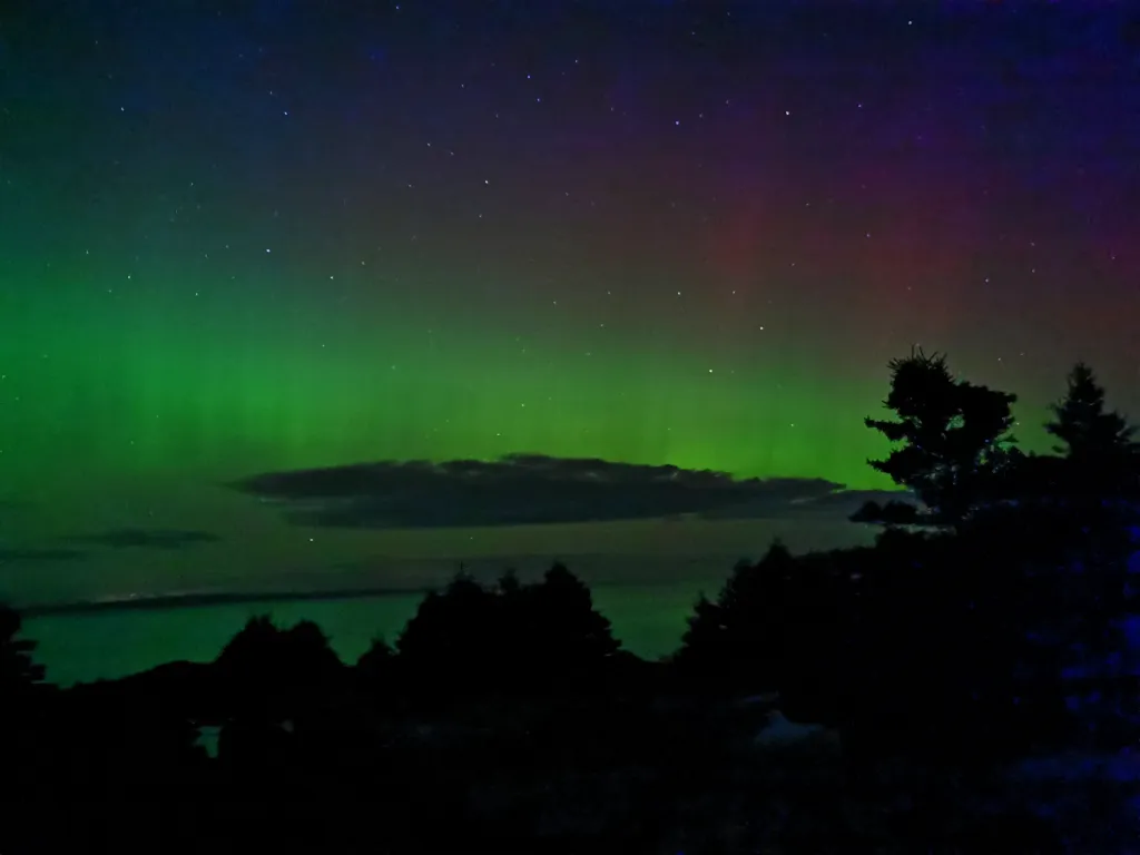 Ngắm cực quang ở Newfoundland và Labrador Canada