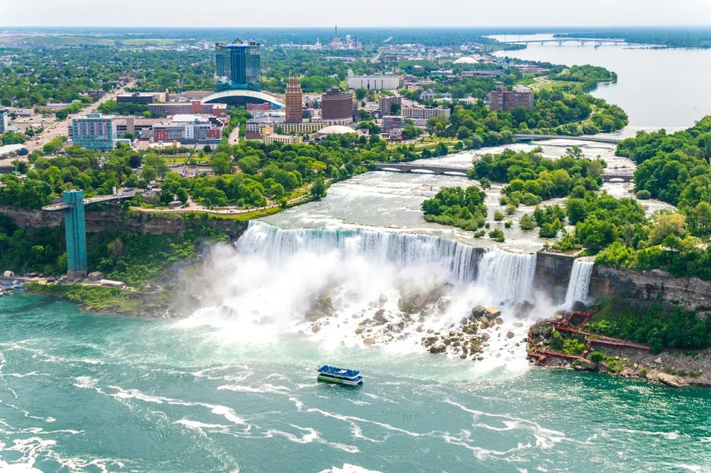 Ghé thăm thác Niagara vào mùa hè