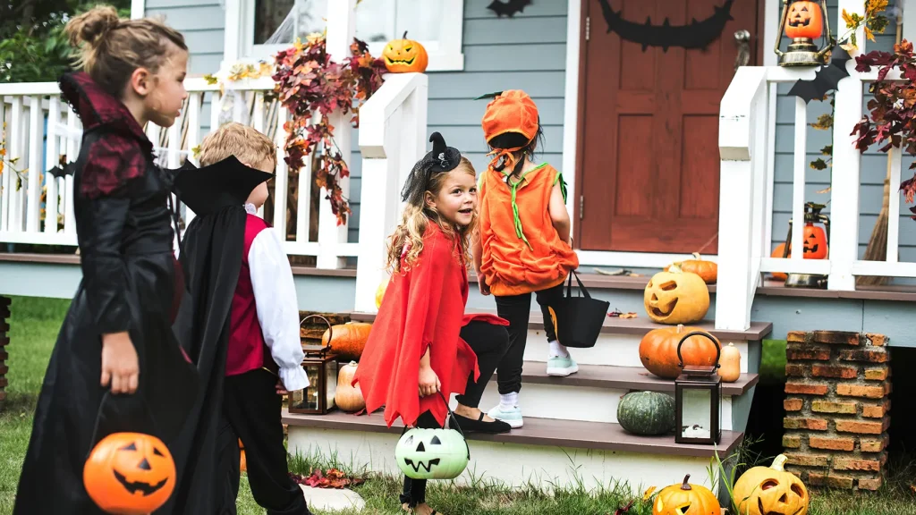 Xin kẹo hay bị ghẹo ngày lễ hội Halloween ở Canada