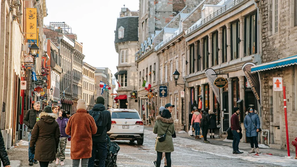 Du hành ngược thời gian đến Old Montreal